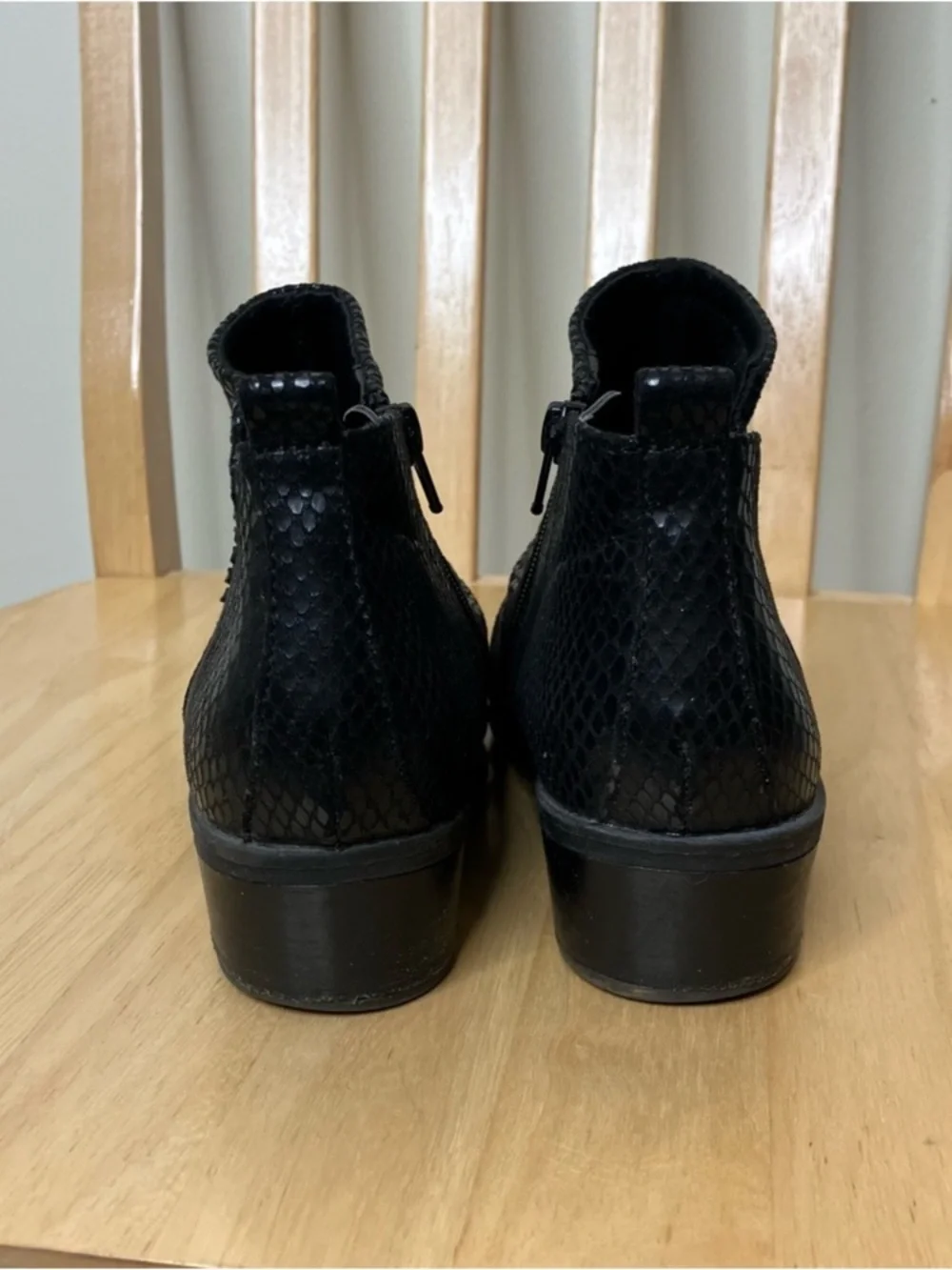 Baretraps Grafton black snakeskin ankle boots 7.5